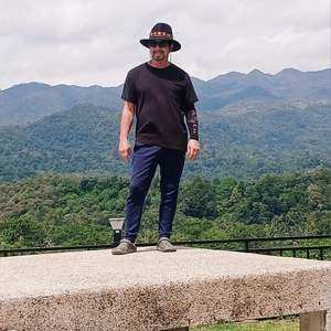 Meet your Posher, Troy